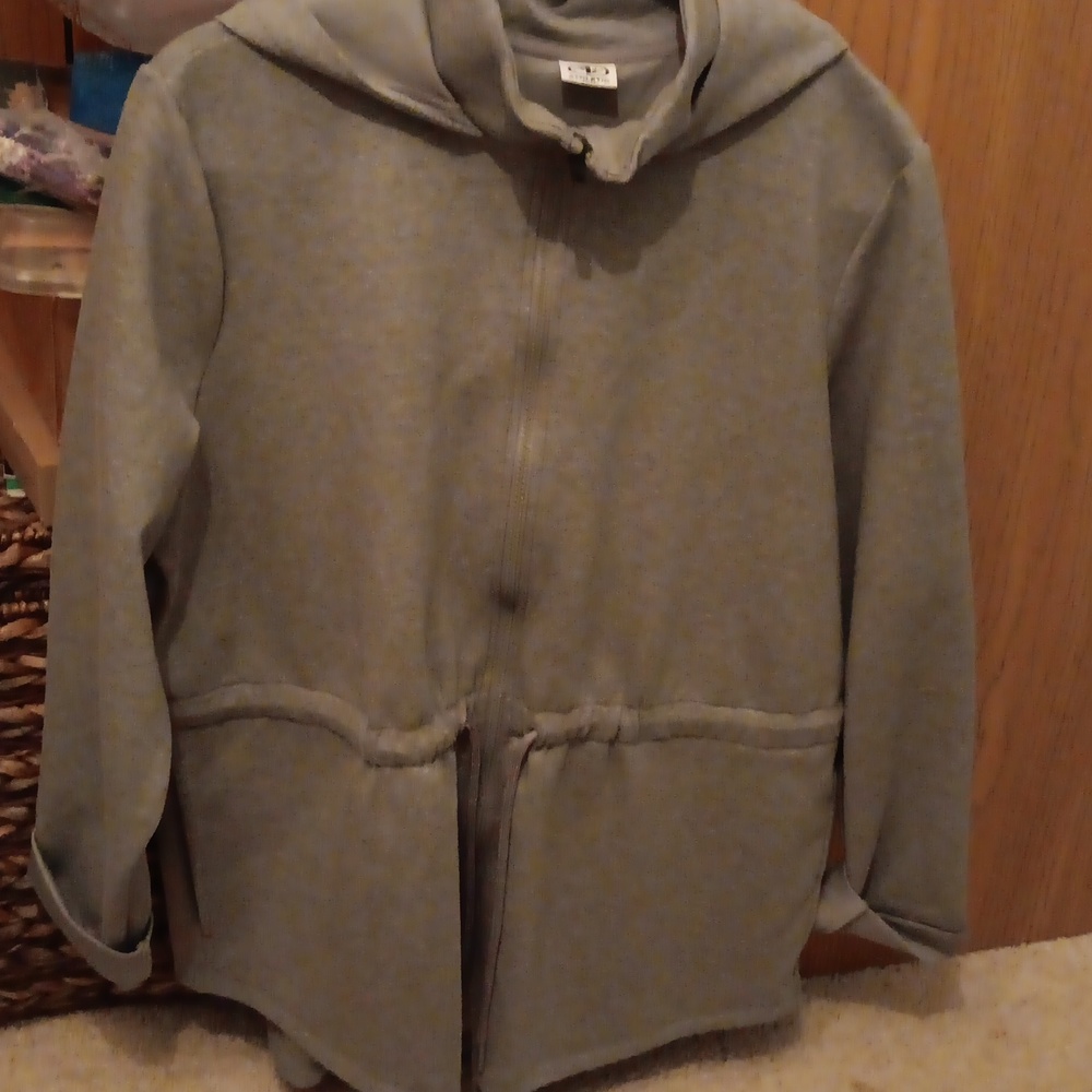 Sweatshirt/Jacket